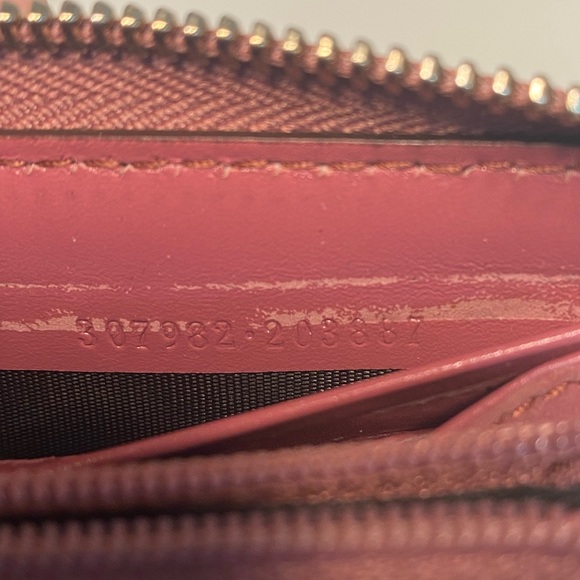 EUC GUCCI Imprimé Zip Wallet With GG Icon Charm Zipper Pull - Picture 8 of 10